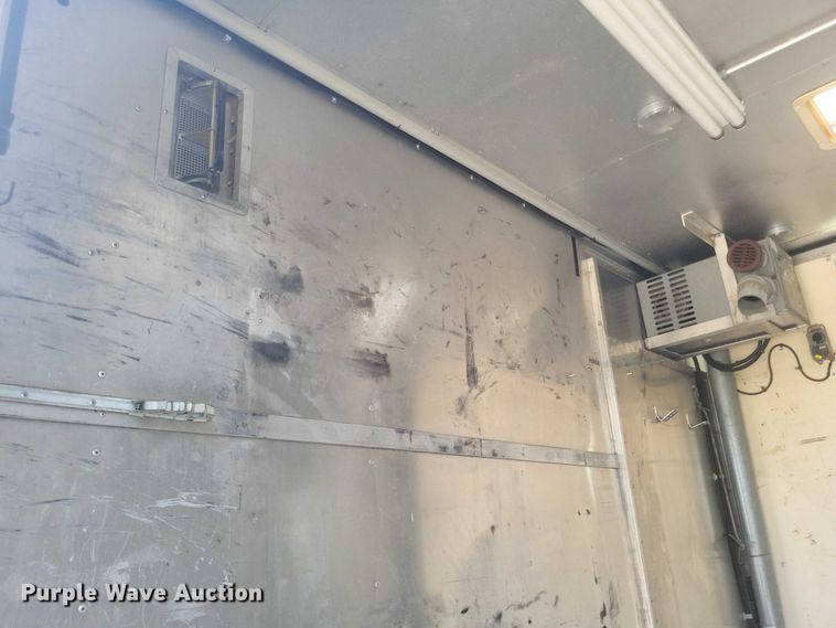 image for item DW7037 2006 WorkHorse W42 delivery truck