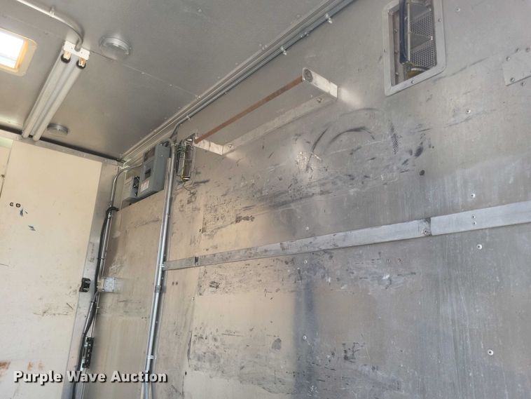 image for item DW7037 2006 WorkHorse W42 delivery truck