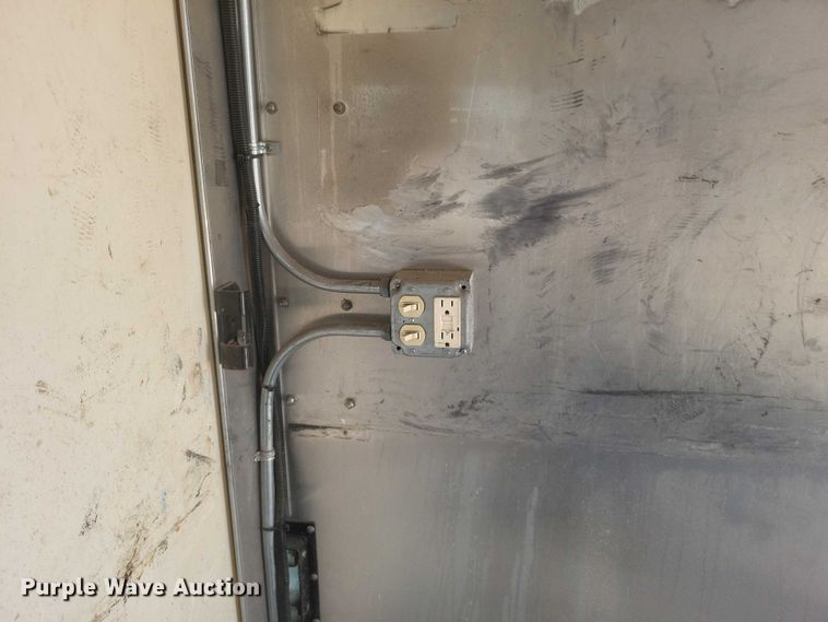 image for item DW7037 2006 WorkHorse W42 delivery truck