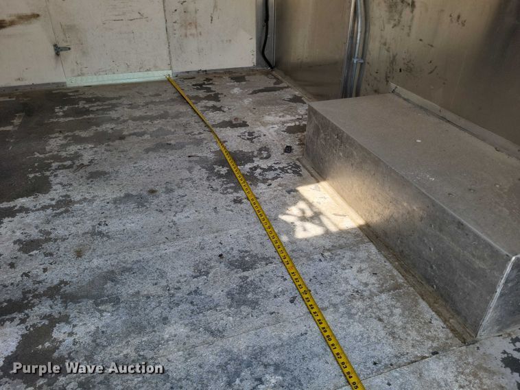 image for item DW7037 2006 WorkHorse W42 delivery truck