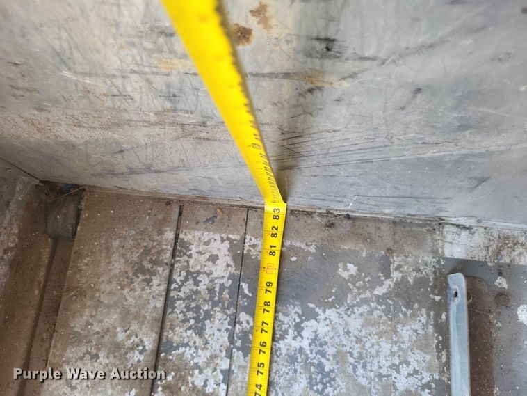 image for item DW7037 2006 WorkHorse W42 delivery truck