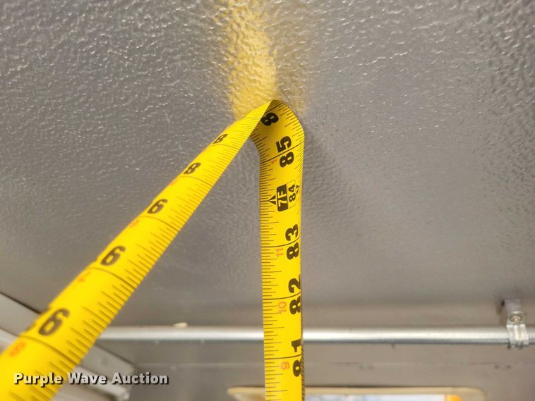 image for item DW7037 2006 WorkHorse W42 delivery truck