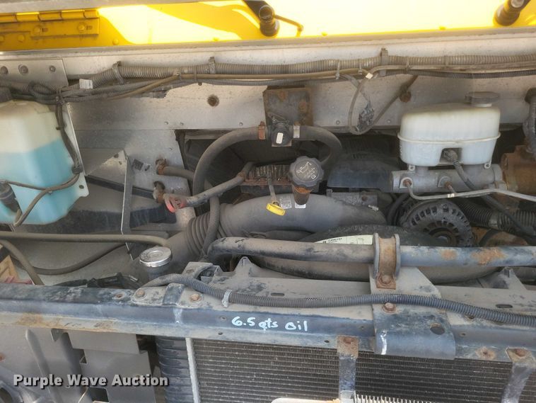 image for item DW7037 2006 WorkHorse W42 delivery truck