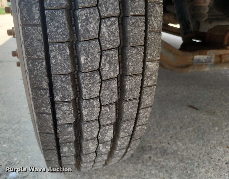 image for item DW7037 2006 WorkHorse W42 delivery truck