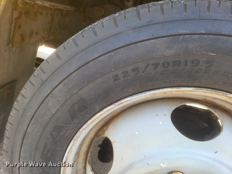 image for item DW7037 2006 WorkHorse W42 delivery truck