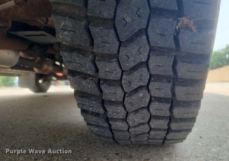 image for item DW7037 2006 WorkHorse W42 delivery truck