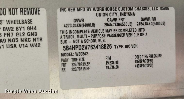 image for item DW7037 2006 WorkHorse W42 delivery truck