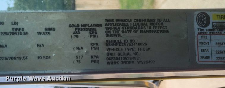 image for item DW7037 2006 WorkHorse W42 delivery truck