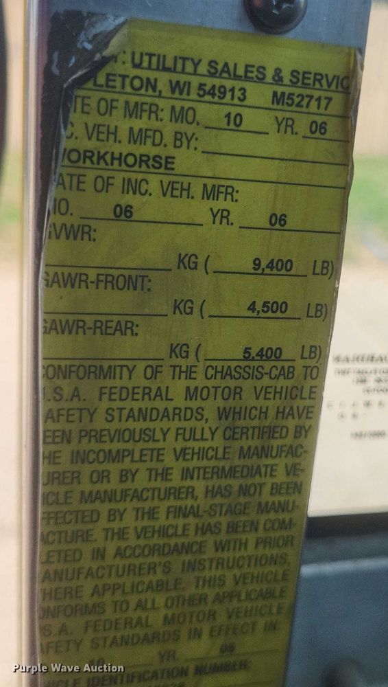 image for item DW7037 2006 WorkHorse W42 delivery truck