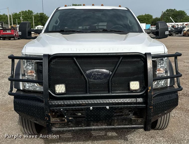 image for item DY0008 2019 Ford F450 Super Duty SuperCab flatbed truck