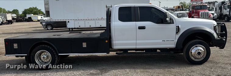 image for item DY0008 2019 Ford F450 Super Duty SuperCab flatbed truck