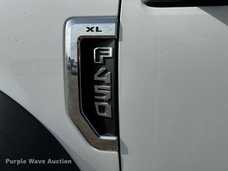 image for item DY0008 2019 Ford F450 Super Duty SuperCab flatbed truck