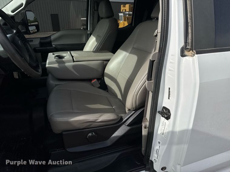 image for item DY0008 2019 Ford F450 Super Duty SuperCab flatbed truck