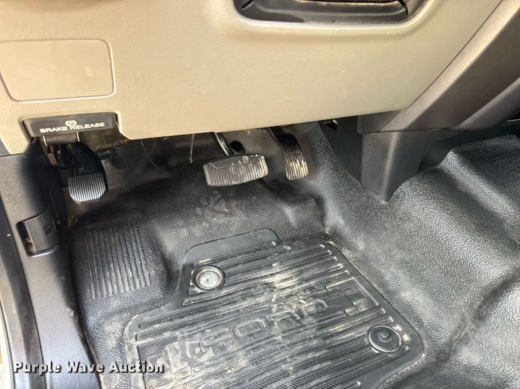 image for item DY0008 2019 Ford F450 Super Duty SuperCab flatbed truck