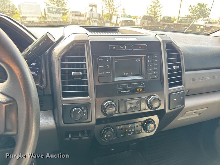 image for item DY0008 2019 Ford F450 Super Duty SuperCab flatbed truck