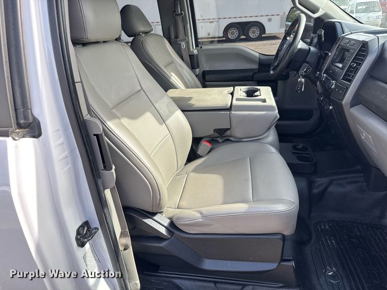 image for item DY0008 2019 Ford F450 Super Duty SuperCab flatbed truck