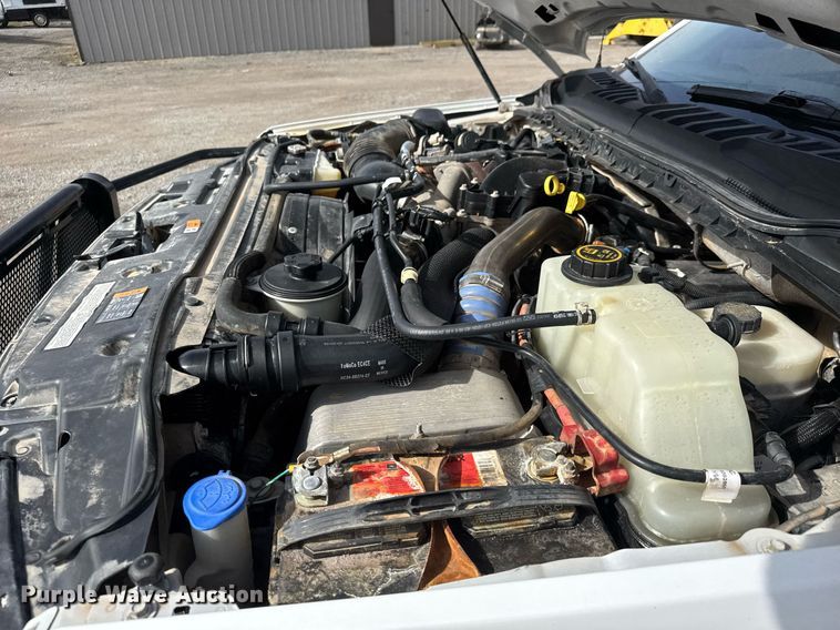 image for item DY0008 2019 Ford F450 Super Duty SuperCab flatbed truck