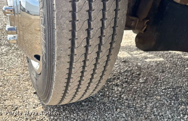 image for item DY0008 2019 Ford F450 Super Duty SuperCab flatbed truck