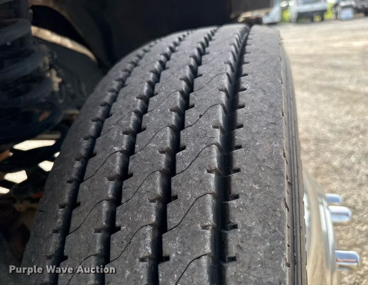 image for item DY0008 2019 Ford F450 Super Duty SuperCab flatbed truck