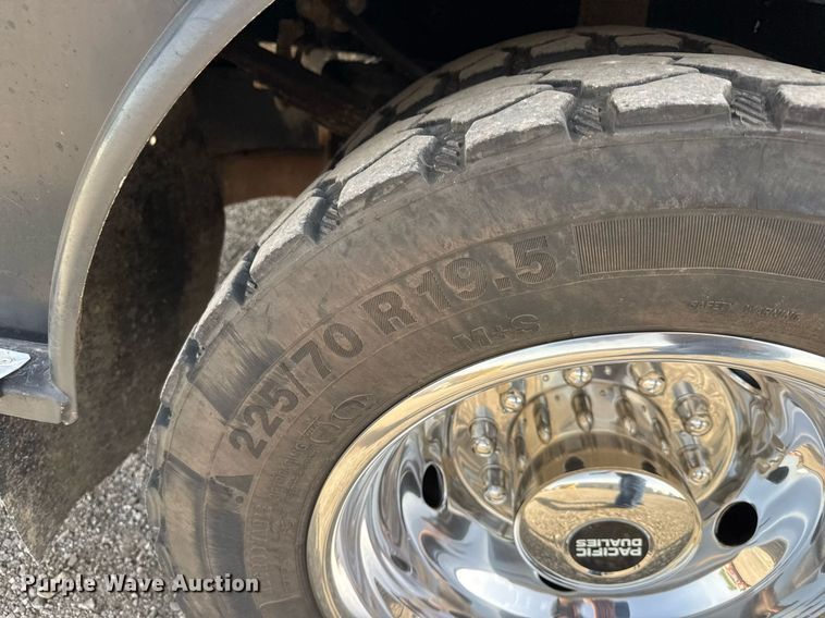 image for item DY0008 2019 Ford F450 Super Duty SuperCab flatbed truck