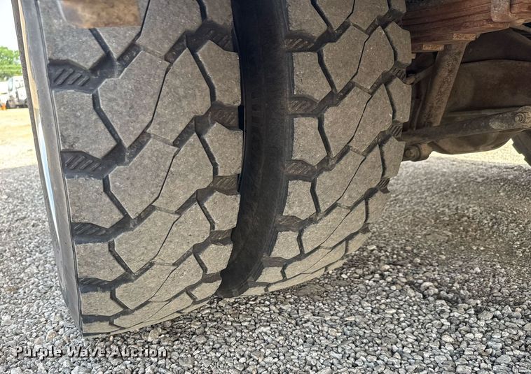 image for item DY0008 2019 Ford F450 Super Duty SuperCab flatbed truck