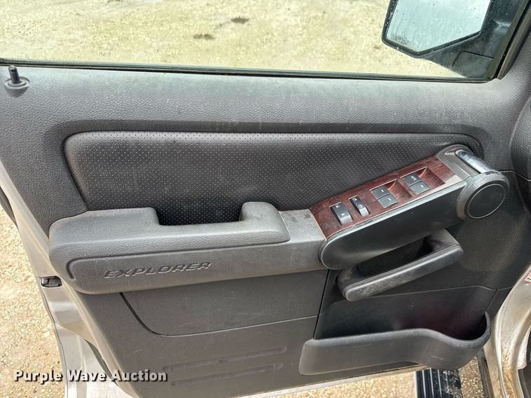 image for item DY0077 2007 Ford Explorer Limited SUV