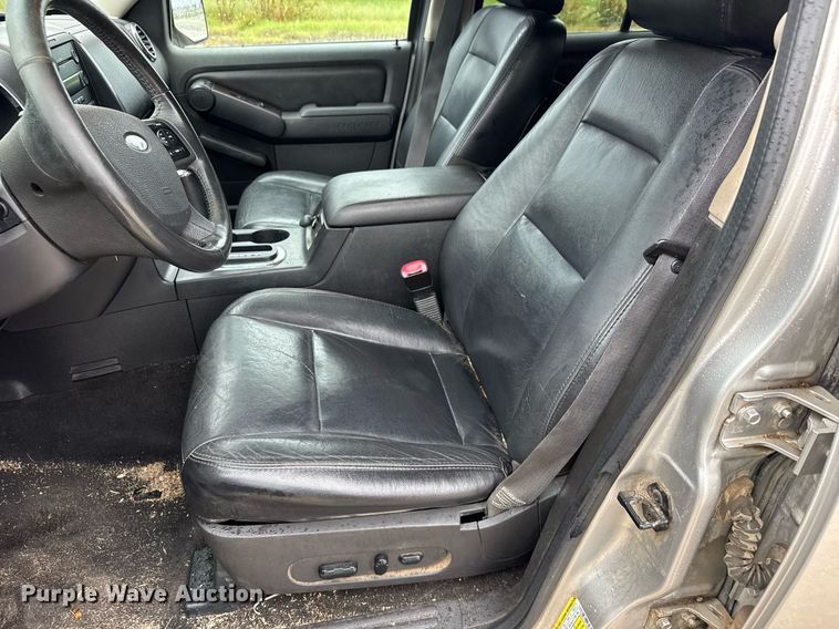 image for item DY0077 2007 Ford Explorer Limited SUV