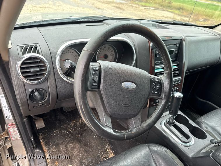 image for item DY0077 2007 Ford Explorer Limited SUV