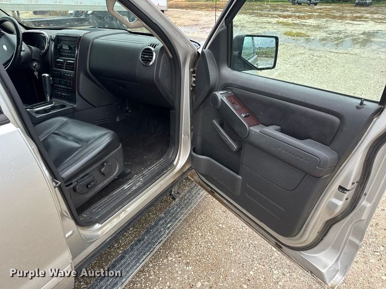 image for item DY0077 2007 Ford Explorer Limited SUV