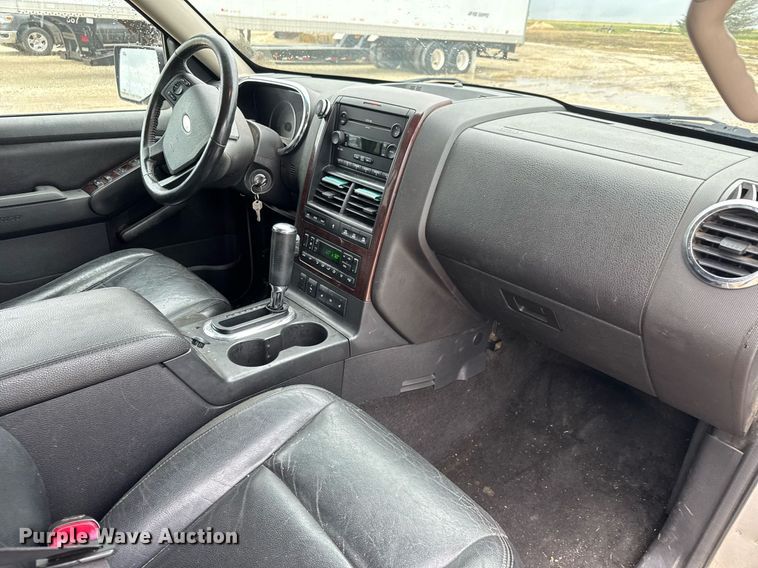 image for item DY0077 2007 Ford Explorer Limited SUV