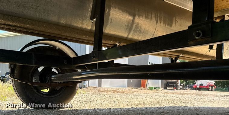 image for item DY0138 2004 Tracker Bass Buggy 18 pontoon boat