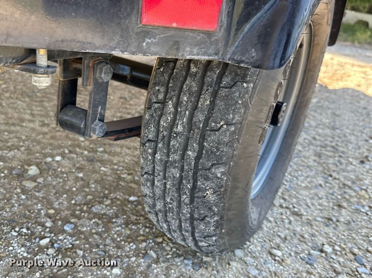 image for item DY0138 2004 Tracker Bass Buggy 18 pontoon boat