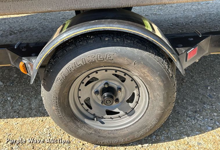 image for item DY0138 2004 Tracker Bass Buggy 18 pontoon boat