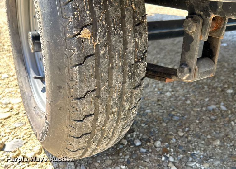 image for item DY0138 2004 Tracker Bass Buggy 18 pontoon boat