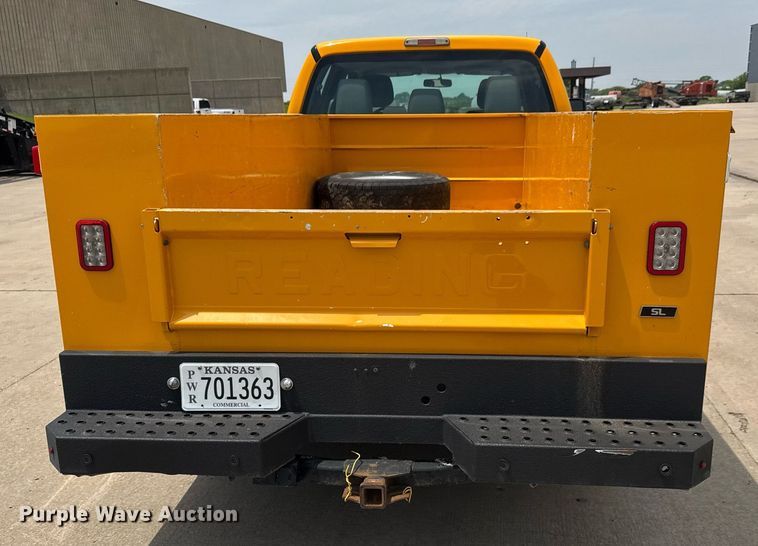 image for item DY0171 2016 Ford F250 Super Duty Crew Cab utility bed pickup truck