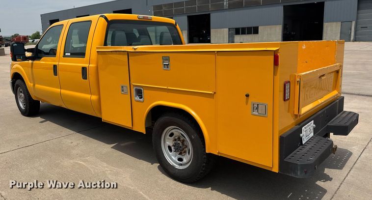 image for item DY0171 2016 Ford F250 Super Duty Crew Cab utility bed pickup truck