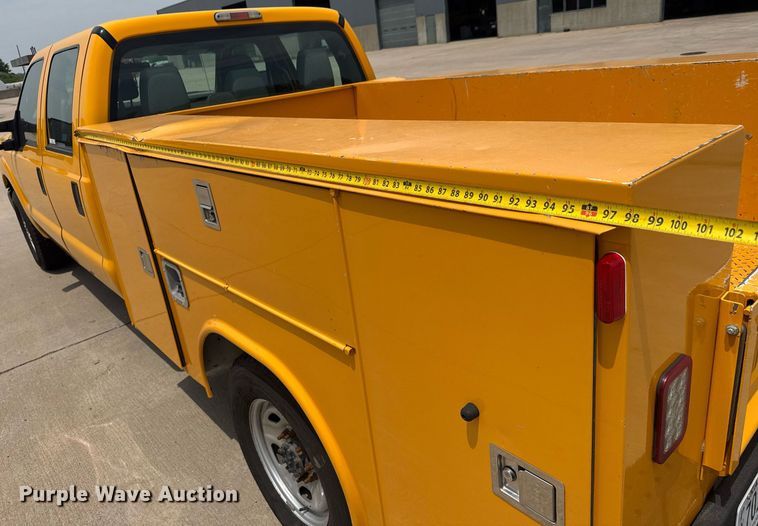 image for item DY0171 2016 Ford F250 Super Duty Crew Cab utility bed pickup truck