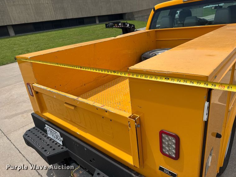 image for item DY0171 2016 Ford F250 Super Duty Crew Cab utility bed pickup truck