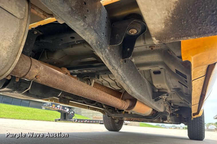 image for item DY0171 2016 Ford F250 Super Duty Crew Cab utility bed pickup truck