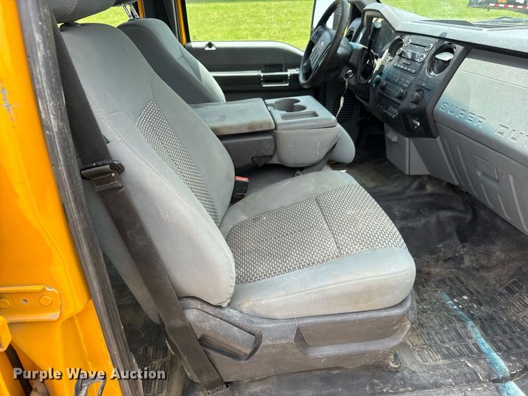 image for item DY0171 2016 Ford F250 Super Duty Crew Cab utility bed pickup truck