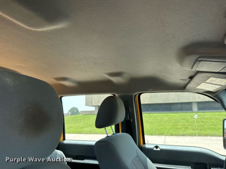 image for item DY0171 2016 Ford F250 Super Duty Crew Cab utility bed pickup truck