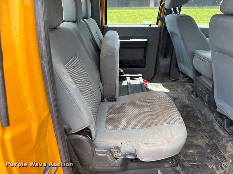 image for item DY0171 2016 Ford F250 Super Duty Crew Cab utility bed pickup truck