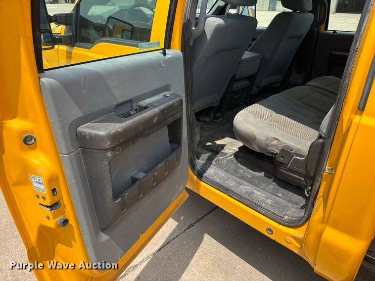 image for item DY0171 2016 Ford F250 Super Duty Crew Cab utility bed pickup truck