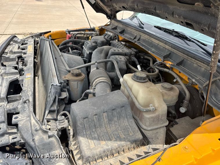 image for item DY0171 2016 Ford F250 Super Duty Crew Cab utility bed pickup truck