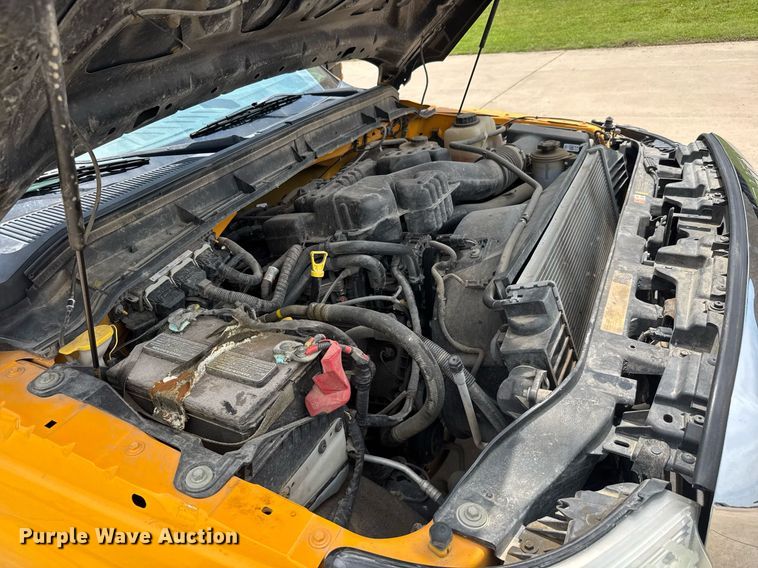 image for item DY0171 2016 Ford F250 Super Duty Crew Cab utility bed pickup truck