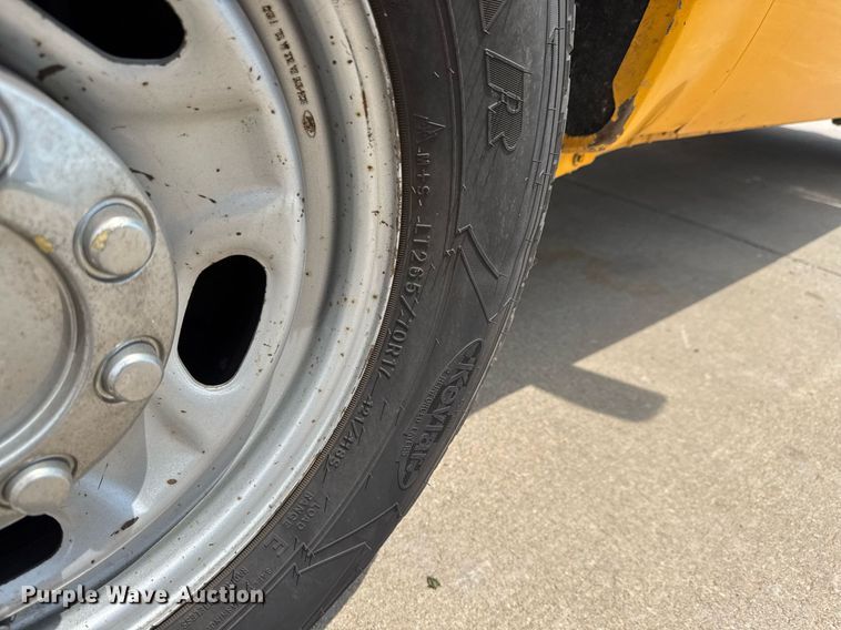 image for item DY0171 2016 Ford F250 Super Duty Crew Cab utility bed pickup truck