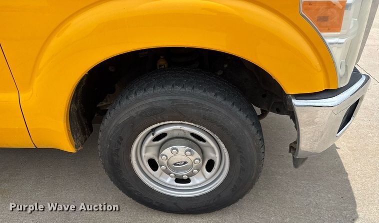 image for item DY0171 2016 Ford F250 Super Duty Crew Cab utility bed pickup truck