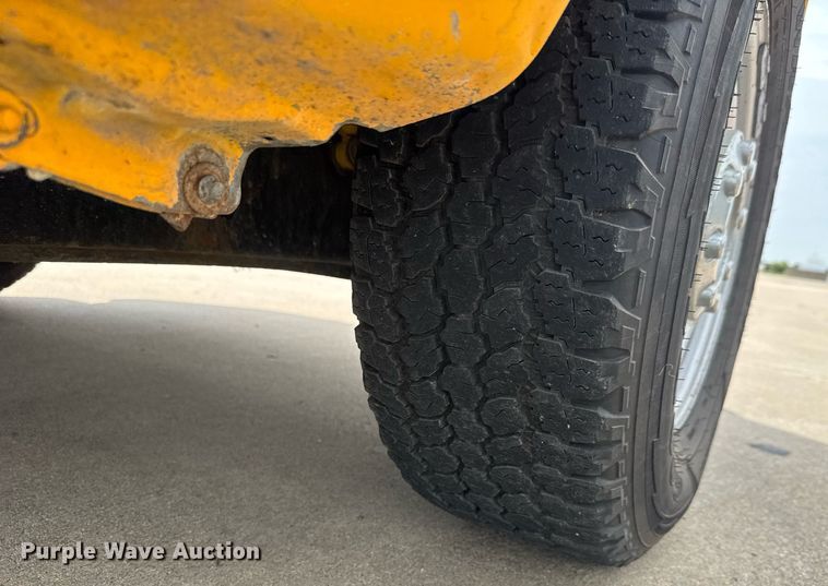 image for item DY0171 2016 Ford F250 Super Duty Crew Cab utility bed pickup truck