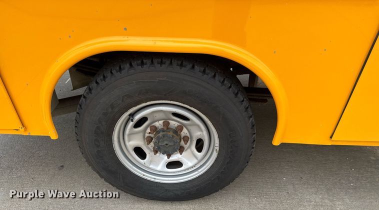 image for item DY0171 2016 Ford F250 Super Duty Crew Cab utility bed pickup truck