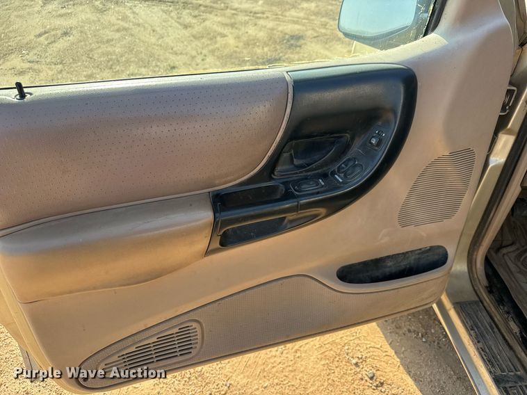 image for item DY0188 1999 Ford Ranger SuperCab pickup truck